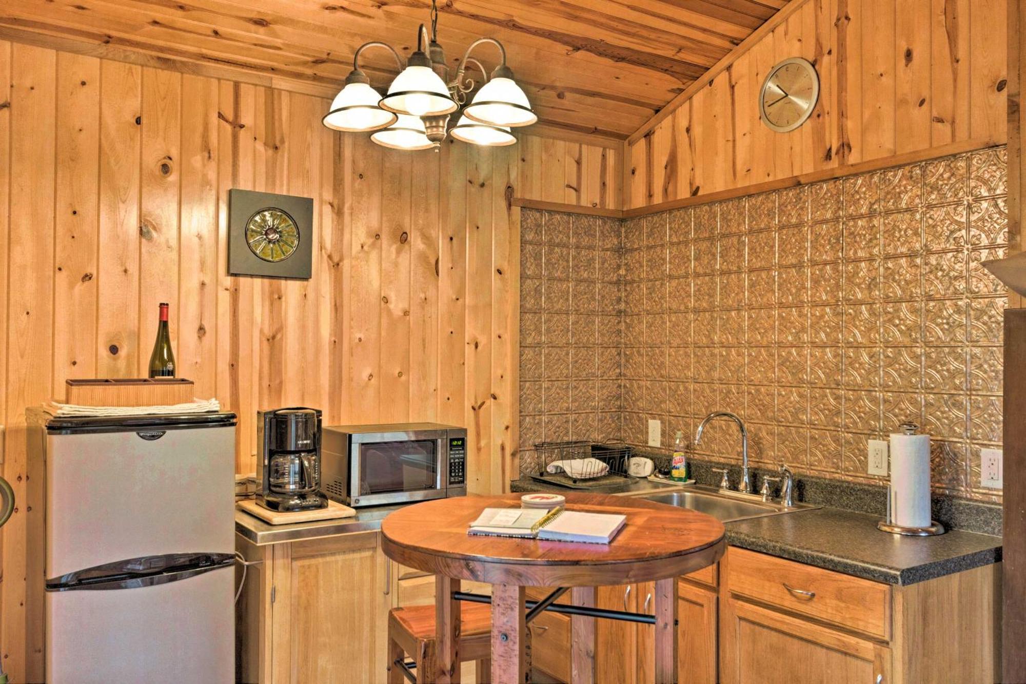 The Boat House Creekside Getaway In Hot Springs! Διαμέρισμα Εξωτερικό φωτογραφία